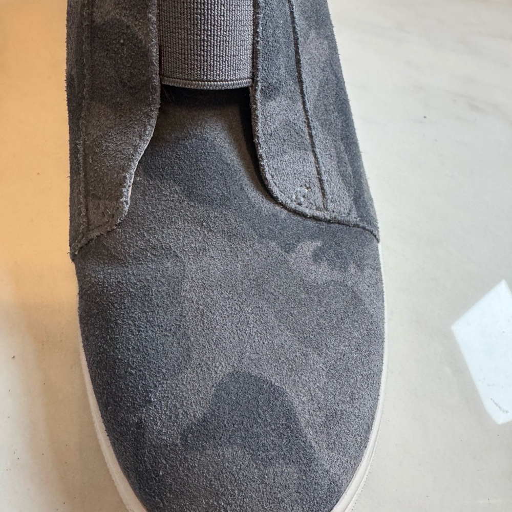 Paola Línea Camo wedge bootie
